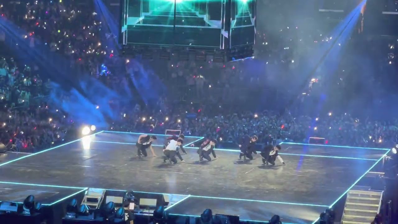 KCON LA 2022 Day 1 - ENHYPEN - Future Perfect (Pass the MIC)