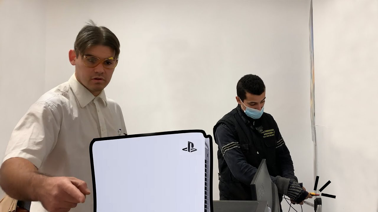 ENCHUFO MI PS5 A LA PARED Y LLAMO A UN ELECTRICISTA PARA QUE LO ARREGLE 🧰