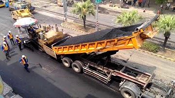 Thi công rải thảm bê tông nhựa nóng ở Trung Quốc