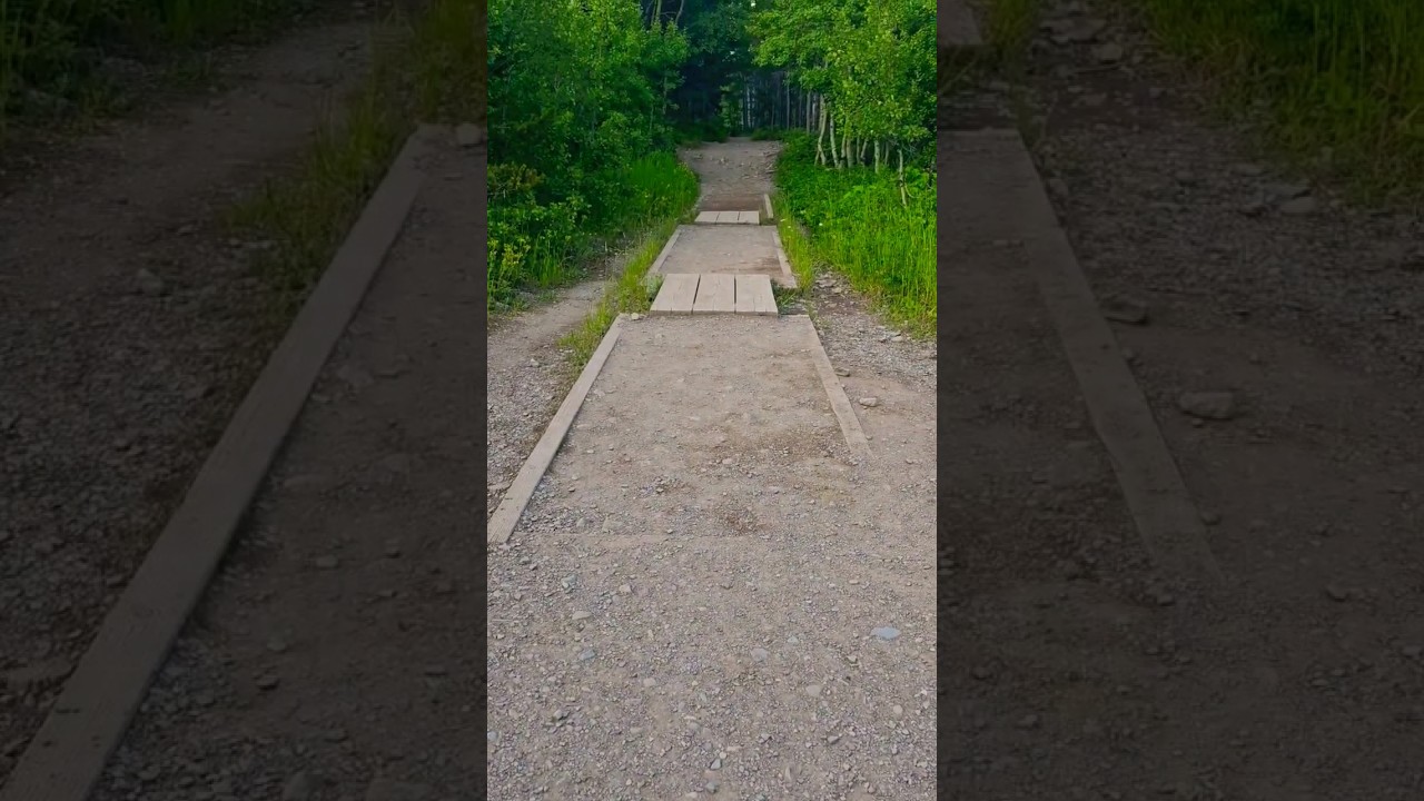 Hike to Red Rock Falls 