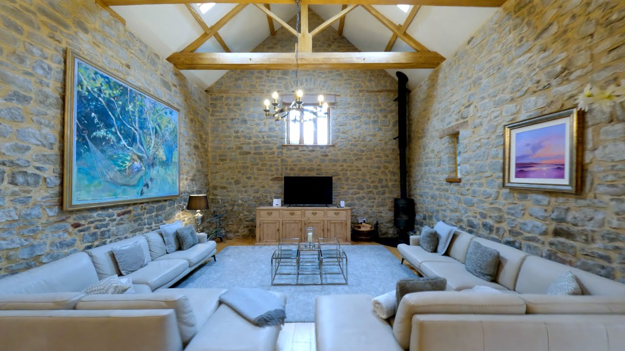 Tythe Barn - A spacious and luxurious retreat near Bath - UK