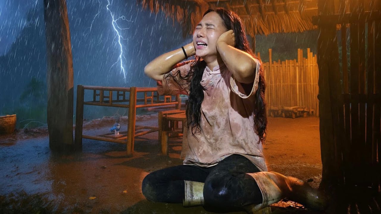Mai was shocked and scared by the big storm that was coming after her house collapsed | life alone