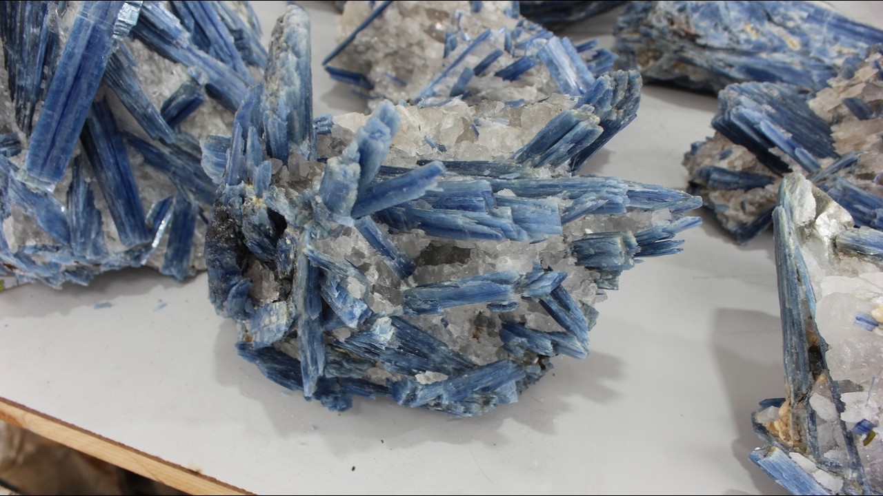 T02 EP04 - Lapidação de Pedras em Teófilo Otoni (Garimpo Artesanal e Tim Gemas) - Especial Garimpo