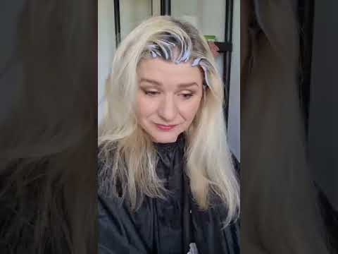 Video: 3 Möglichkeiten, blondes Haarfärbemittel zu entfernen