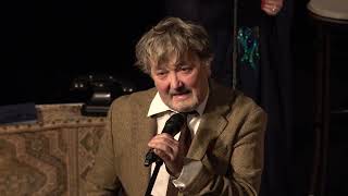 Download Lagu Elérzékenyülve vette át a Hagymaházban a Páger Antal-színészdíjat Scherer Péter színművész MP3