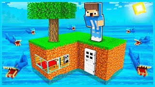 Download Lagu MIPAN \u0026 ZUZUZU BERTAHAN HIDUP DI LAUTAN YANG PENUH HIU MENGERIKAN DI MINECRAFT! SEREM BANGET MP3
