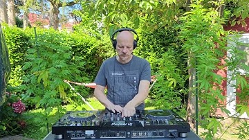 Hypnotic Garden - Chilled-out and get the beat