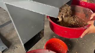 Linear vibro sieve rectangular vibrating screen for grain corn grits grading for USA customer