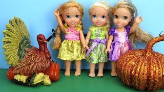 THANKSGIVING 2017 ! Elsa and Anna toddlers visit Rapunzel - Dinner -Turkey - Party - Food - Pumpkins
