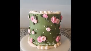 Mini Rosette Cake decorating. Classic Vintage buttercream piping