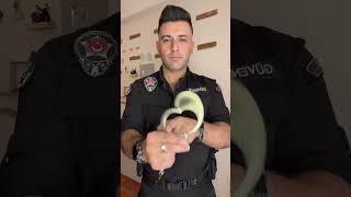 Kelepçe En Önemli Sembolüm