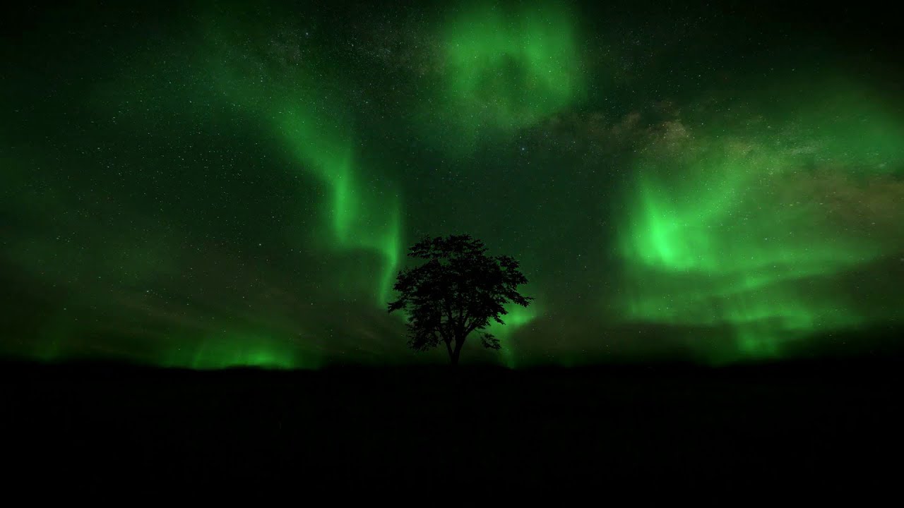 "Mesmerizing Dance of the Northern Lights: Witness the Enchanting 