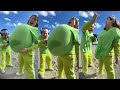巨大水風船2Lを服の中に入れて海で割れるまで膨らませてみた結果2023年版 Balloon Pop Water Panic in the Beach 2023 ver.!!