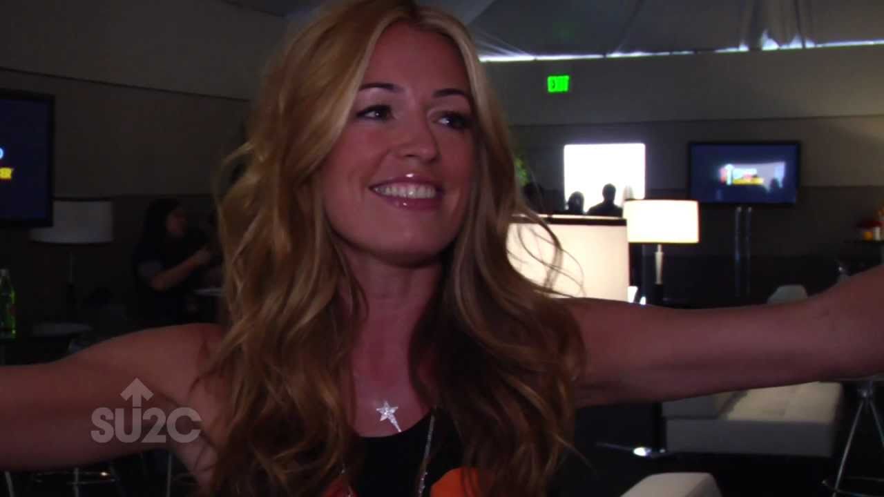 Cat Deeley Stands Up To Cancer