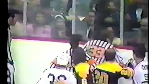 Terry O'Reilly (BOS) vs. Keith Magnuson (CHI)