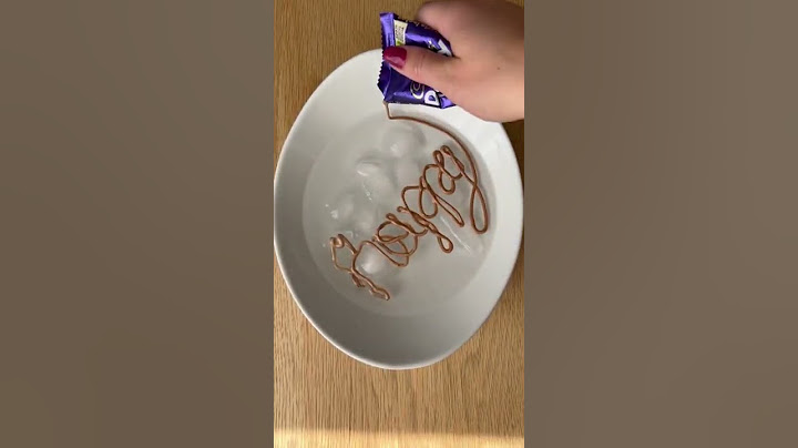 Chocolate letters on ice and water! 🧊 🍫 #kitchenhacks #chocolate