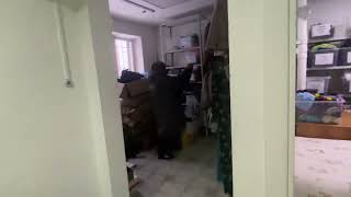 Склад садака для нуждающихся.