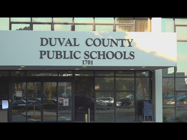 Parents, teachers respond to DCPS changing school calendar - YouTube