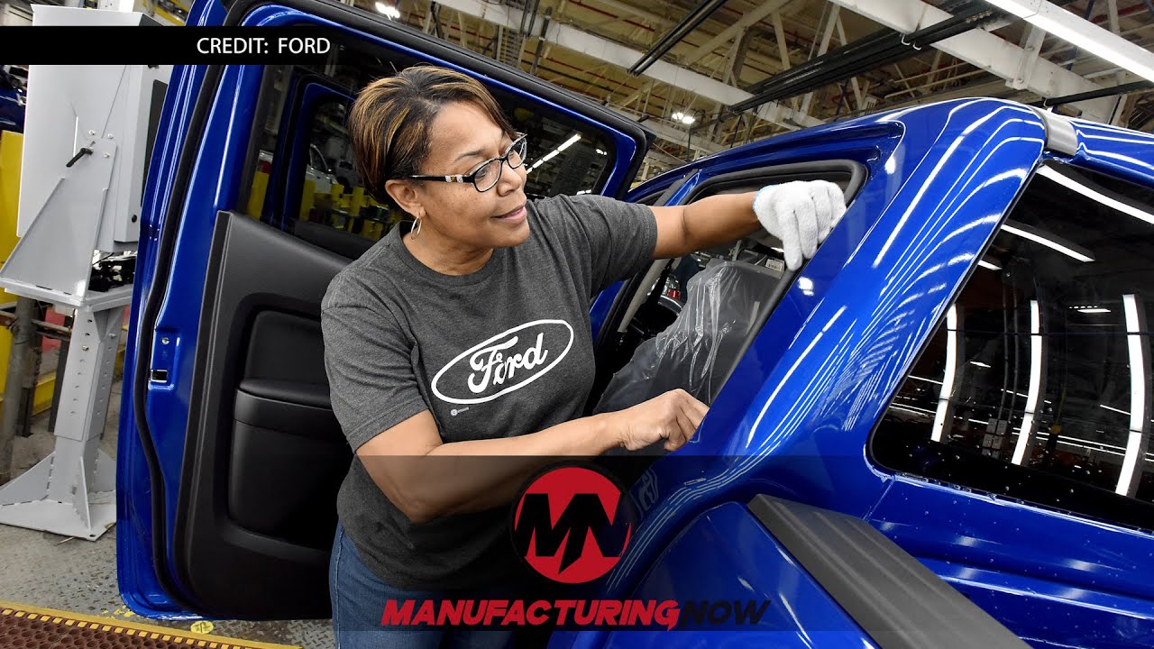 Ford Shifts Workers, Cuts F-150 Lightning Production - YouTube
