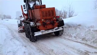 Кто должен чистить снег после грейдера? Наплевательское отношение к людям.