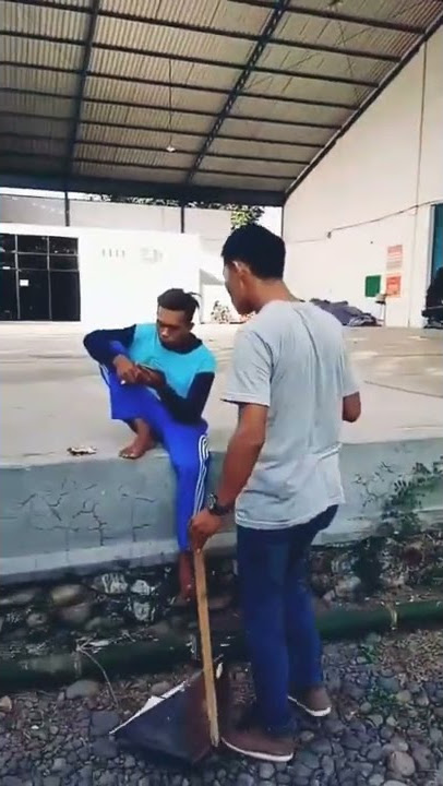 STATUS WA LUCU  _ GAGAL FOKUS KARENA HP #Shorts