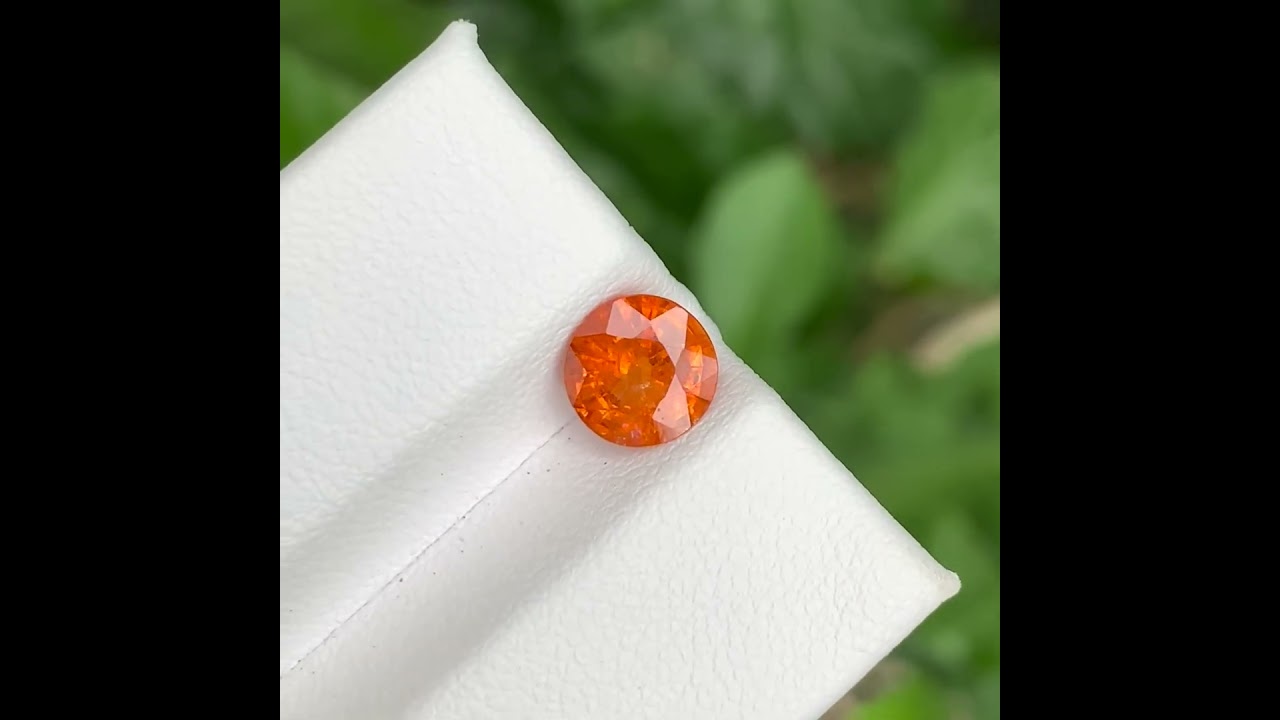 1.60 carats | Fanta Garnet Stone Round Cut Natural African Gemstone 