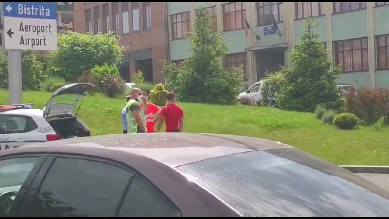 Accident ambulanta Piata Cipariu/ClujNapoca YouTube