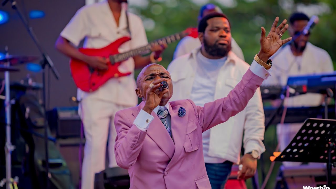 Célébrations muanda pour christ Fr Emmanuel Musongo feat papa denis ngonde medley nzambe batelela