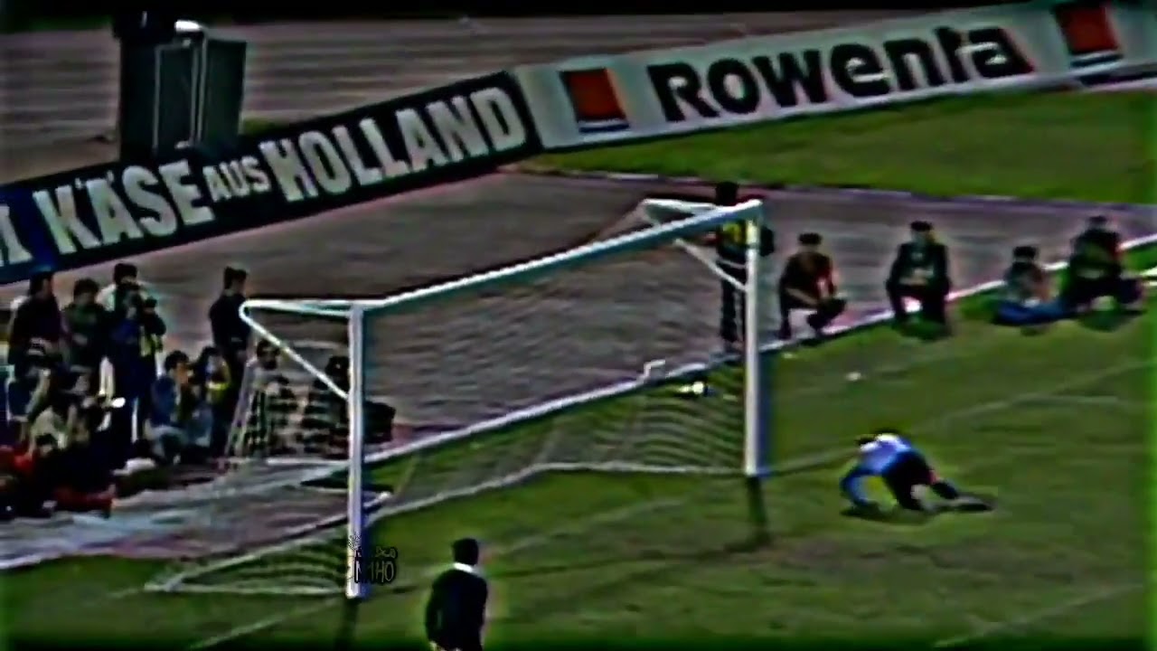 صدمة في أنفيلد! صلاح يهدر ركلة جزاء 