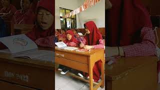 Pembacaan Asmaul Husna Sebelum Pembelajaran Di Mulai shorrts