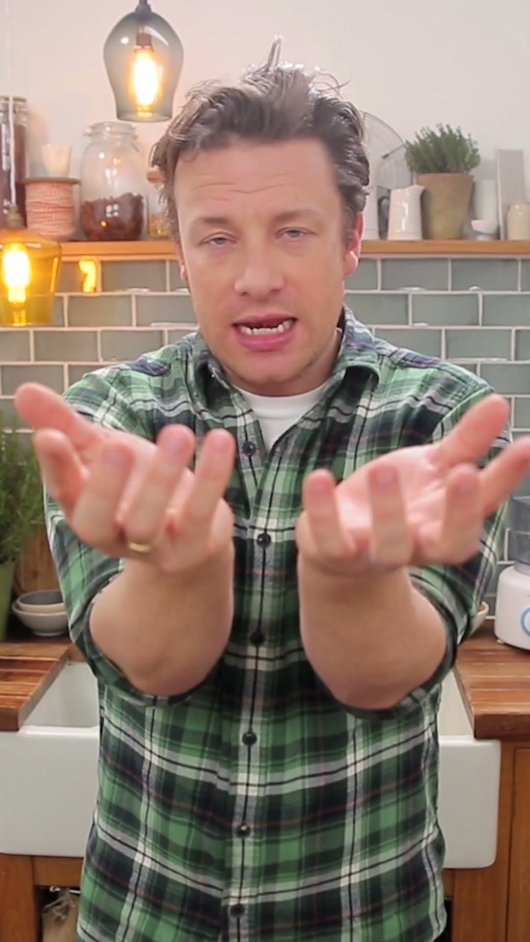 Schwarze Bohnensuppe mit Ei | Jamie Oliver auf Deutsch - YouTube