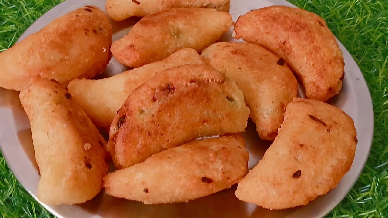 সুজি দিয়ে তৈরী খুবই সুস্বাদু একটি টিফিন রেসিপি | 