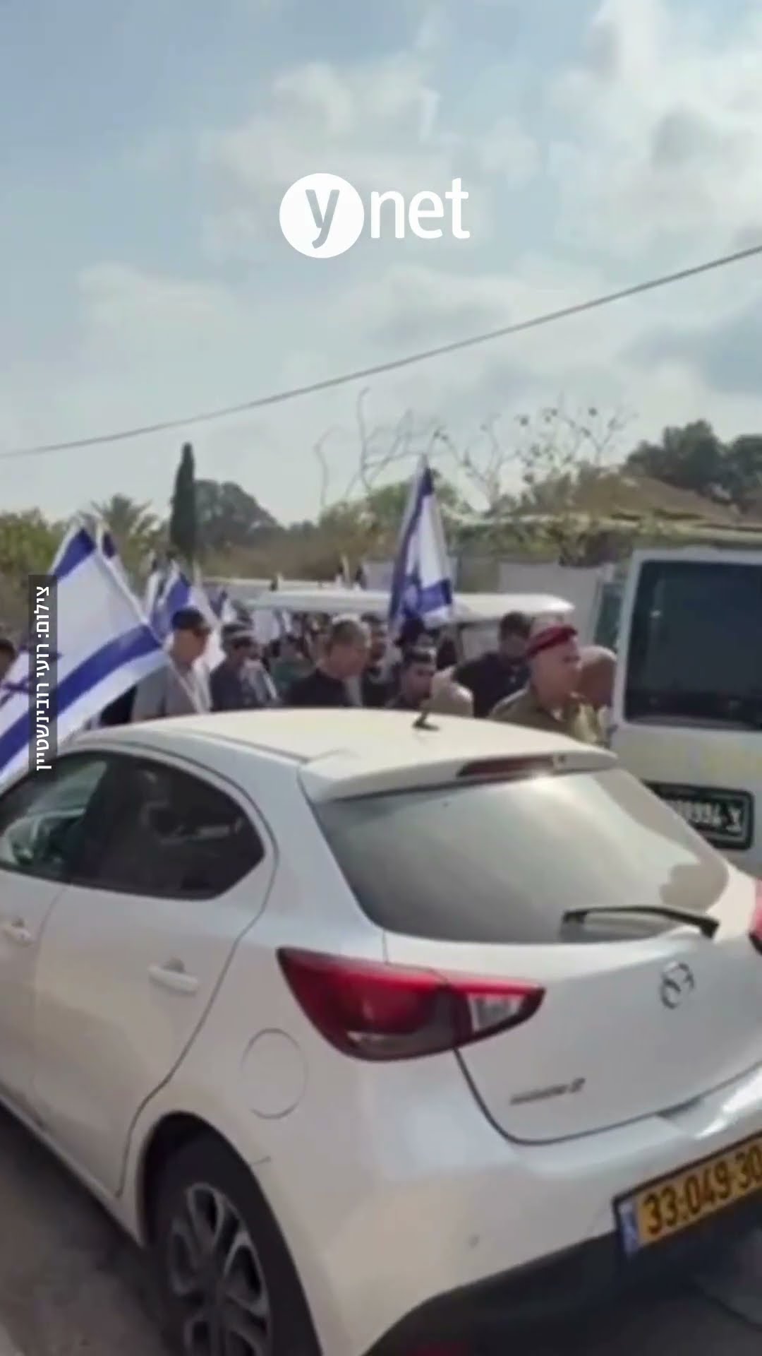 Десятки людей отдают последние почести: началась церемония похорон сержанта Йуваля Шая Соилема, погибшего в теракте возле Хеврона