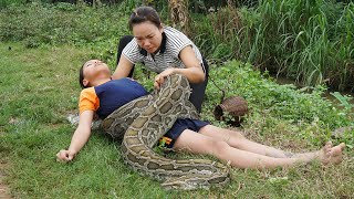 Rescue the Child from Giant PYTHON - Making Popcorn Recipe Goes to Market Sell | Garden Life