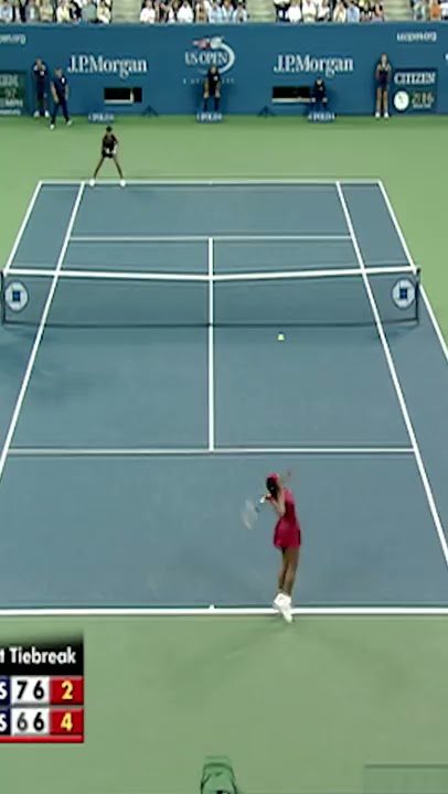 Venus & Serena's RIDICULOUS rally! 😱
