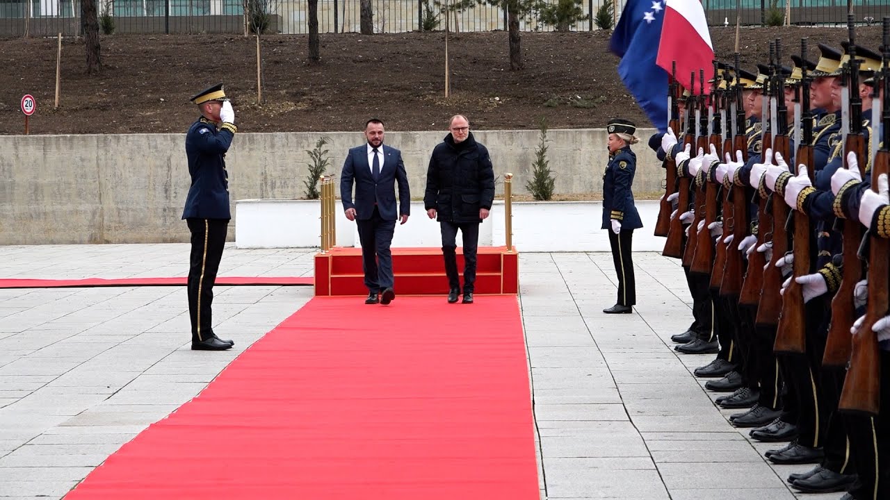 Ministri Ejup Maqedonci priti në vizitë zyrtare ministrin e Mbrojtjes të Letonisë, Andris Sprūds