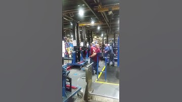 Hyster-Yale crew running man challenge