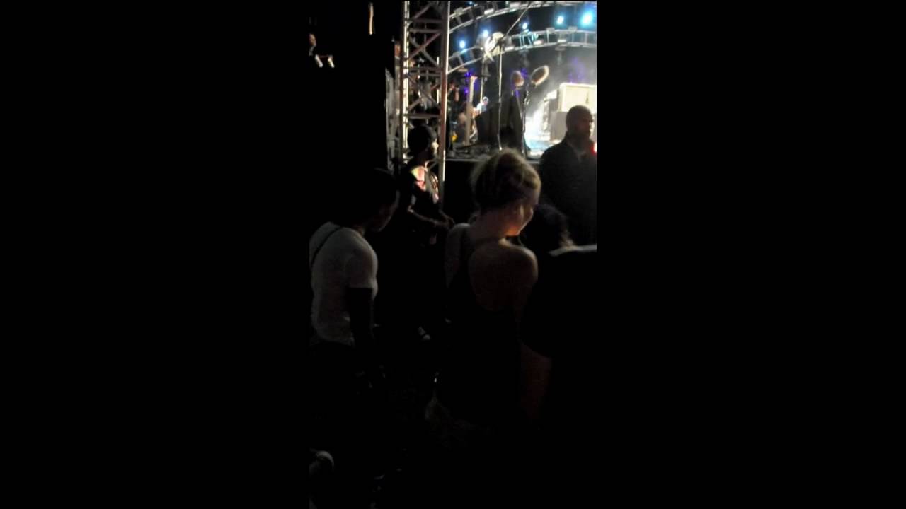 Kate Hudson Dancing At Coachella