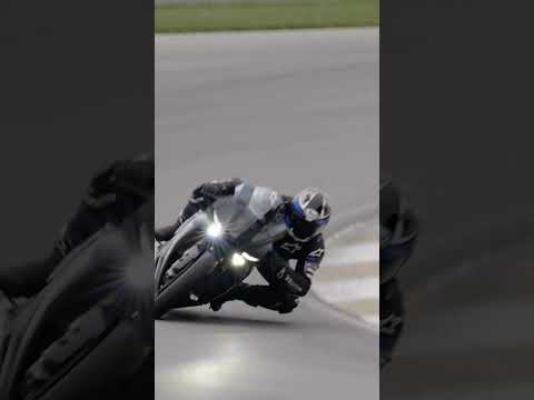 Inspired by the champions of yesterday, built for the roads of today: the YZF-R1M