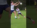 Décalage horaire, adaptation… mais toujours de la bonne humeur 💪⚽Le ballon rond s’est même invité !
