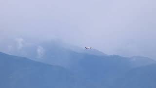 espectacular despegue del a 320 de Avianca con Neiva al fondo