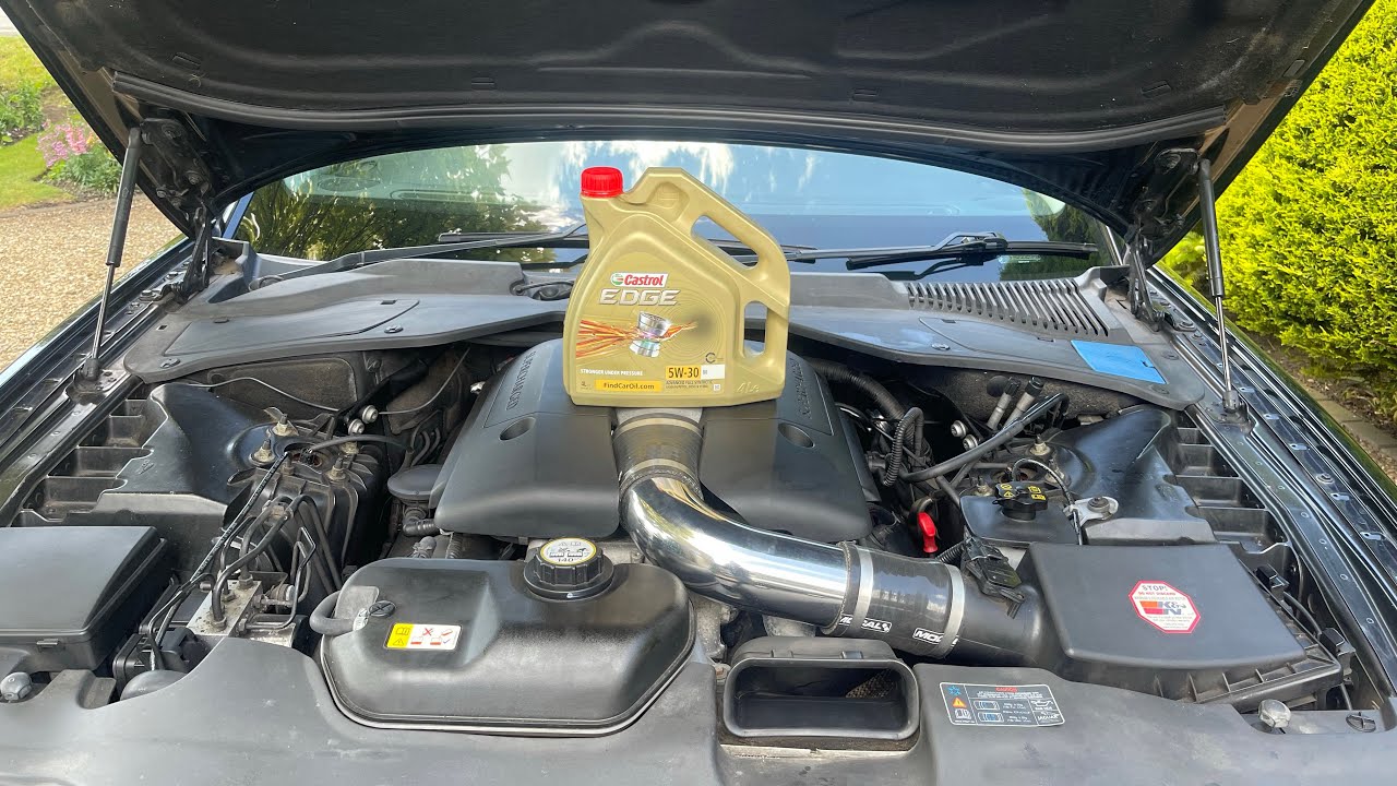 Jaguar oil and filter change on the XJR 4.2 supercharged X350 Castrol