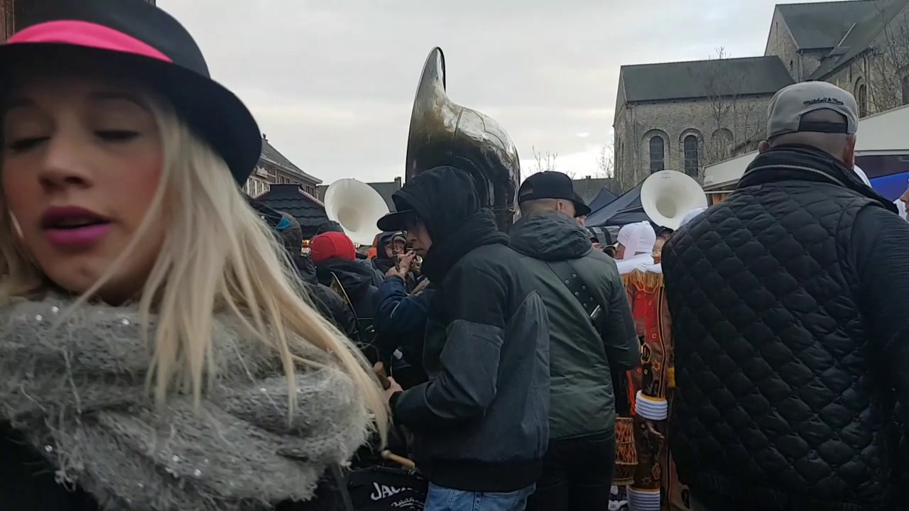 Carnaval Nivelles 2017 Les paysannes croisement