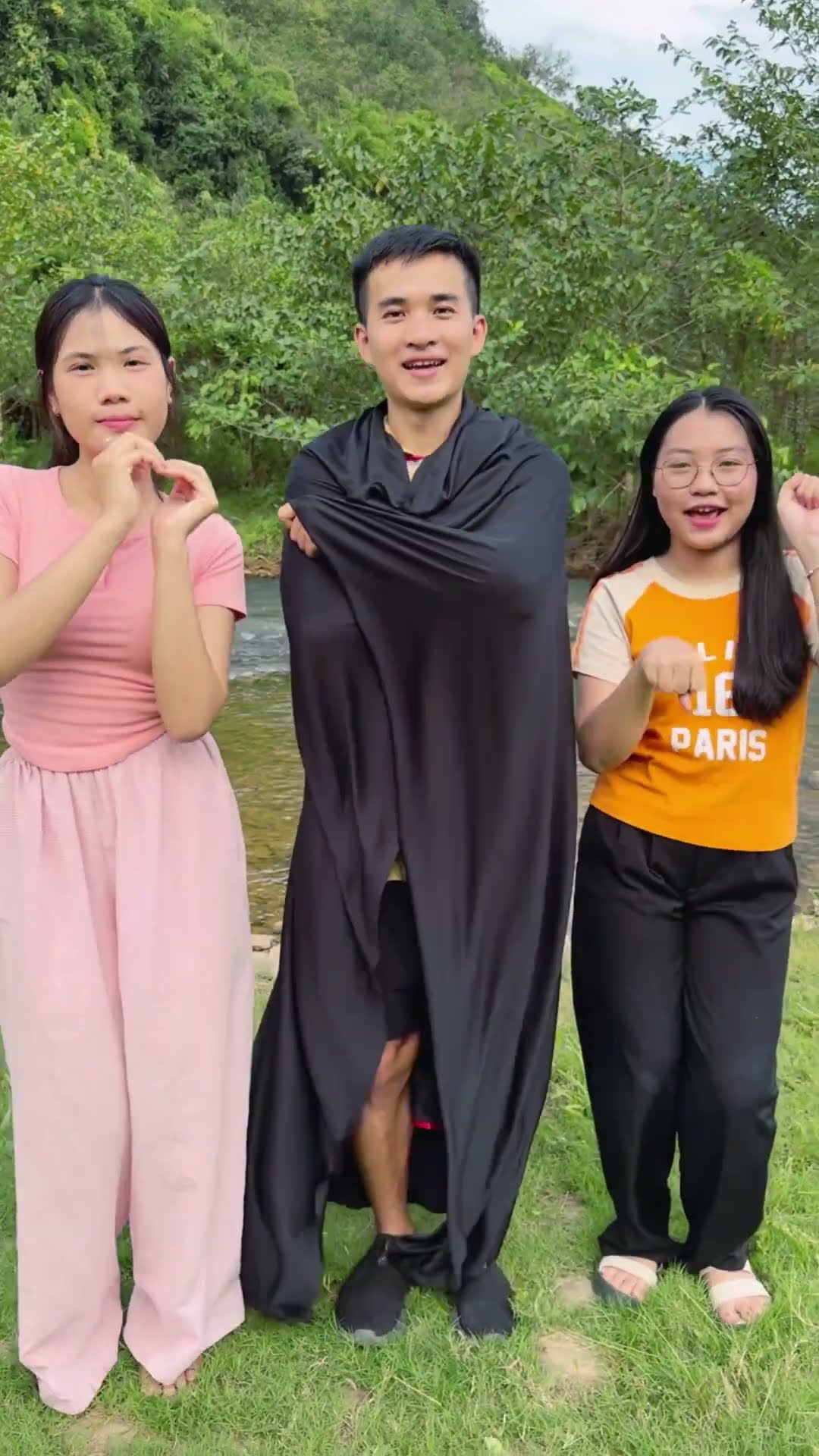 Left \u0026 right dance with Su Hao || Su Hào \u0026 những người bạn nhảy múa bên trái, bên phải #shorts