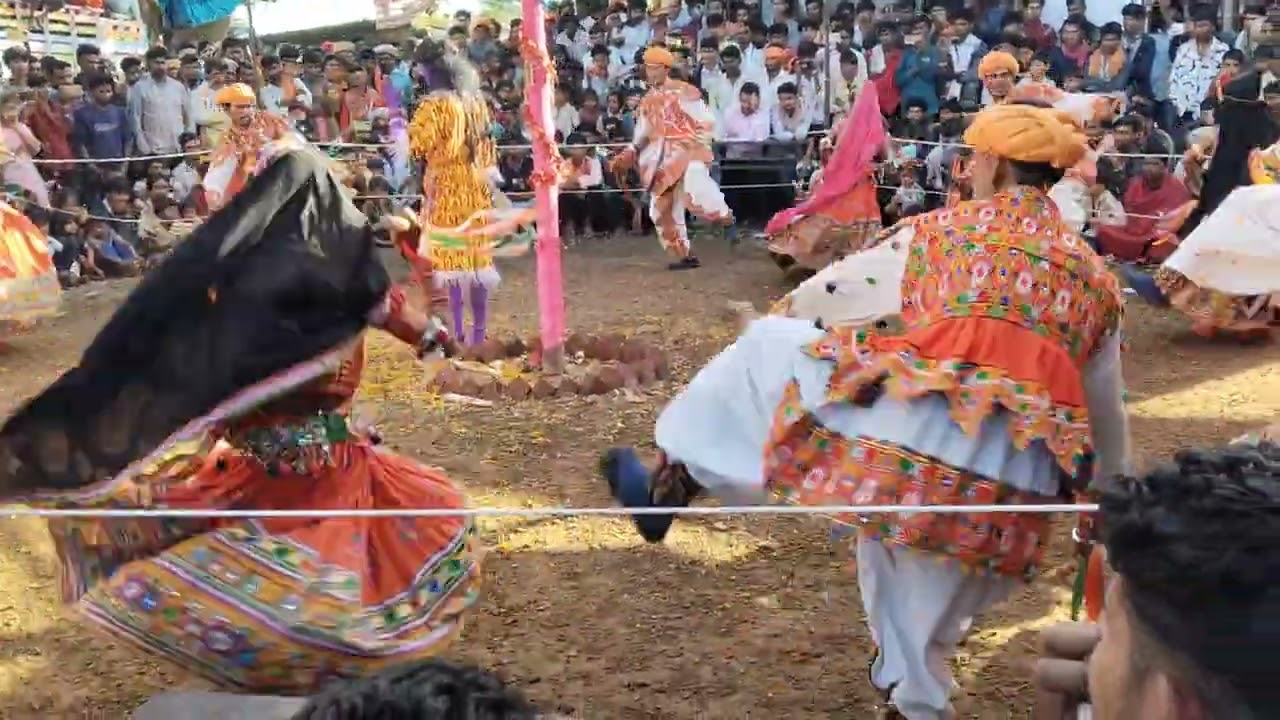 मां गायत्री गरबा मंडल जुलवानिया 