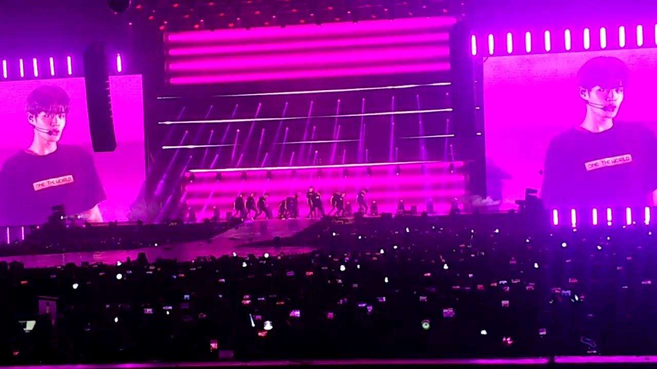 180715 WANNA ONE - LIGHT ONE THE WORLD IN JAKARTA 2018