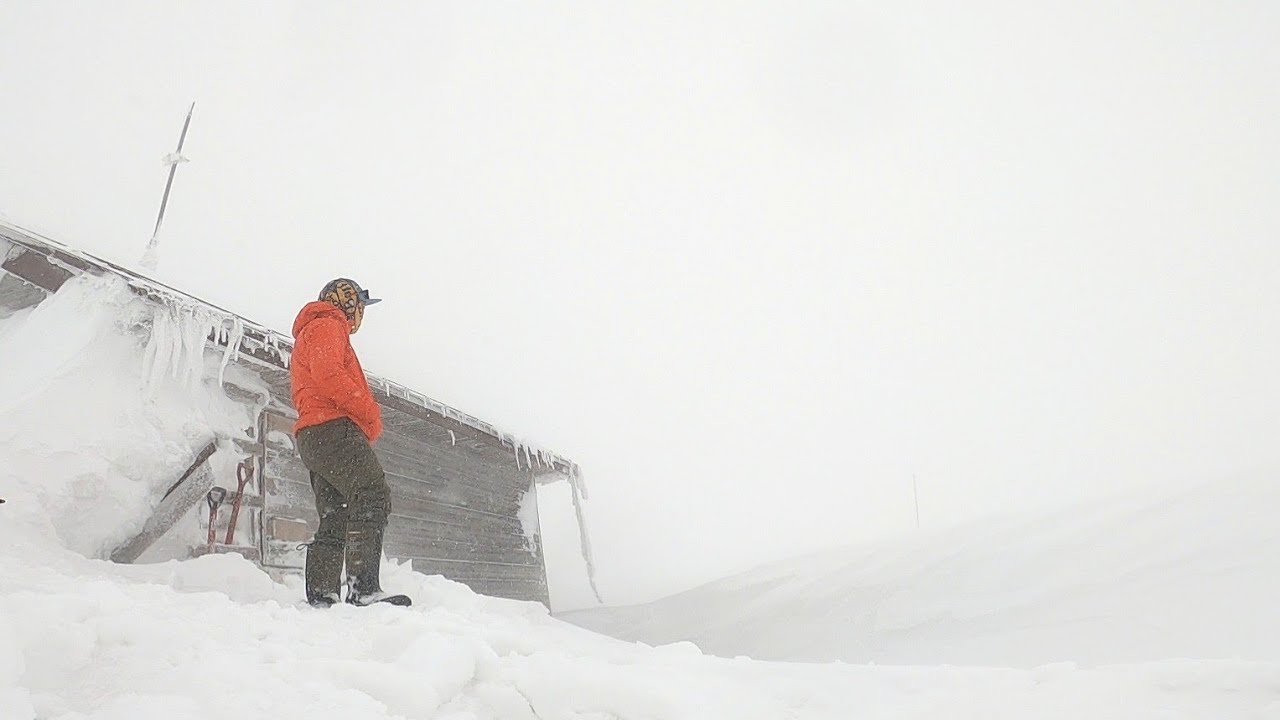 【仙人岱ヒュッテ】八甲田山仙人岱避難小屋