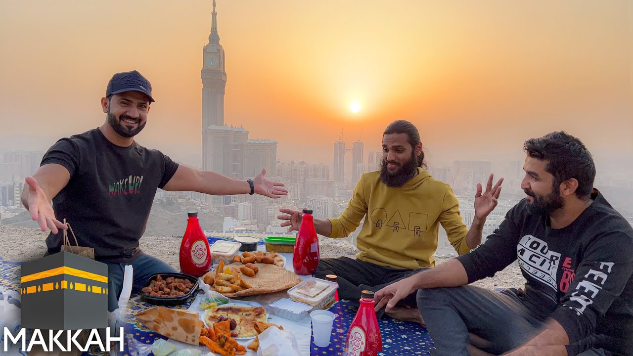 Удивительная смотровая площадка для ифтара 😍в Мекке и традиционная арабская еда на фоне заката и ...