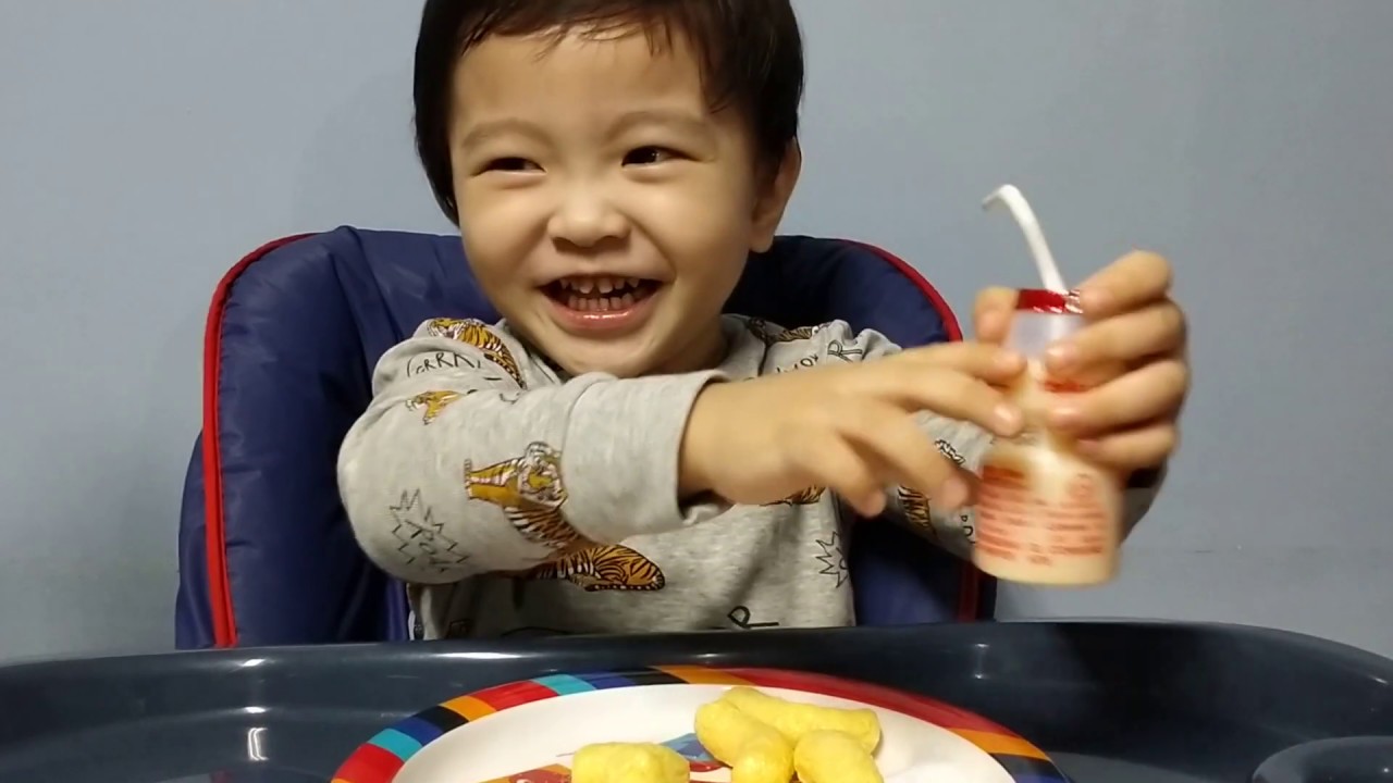 Mukbang(먹방) ASMR korean snack banana kick(바나나킥) YouTube