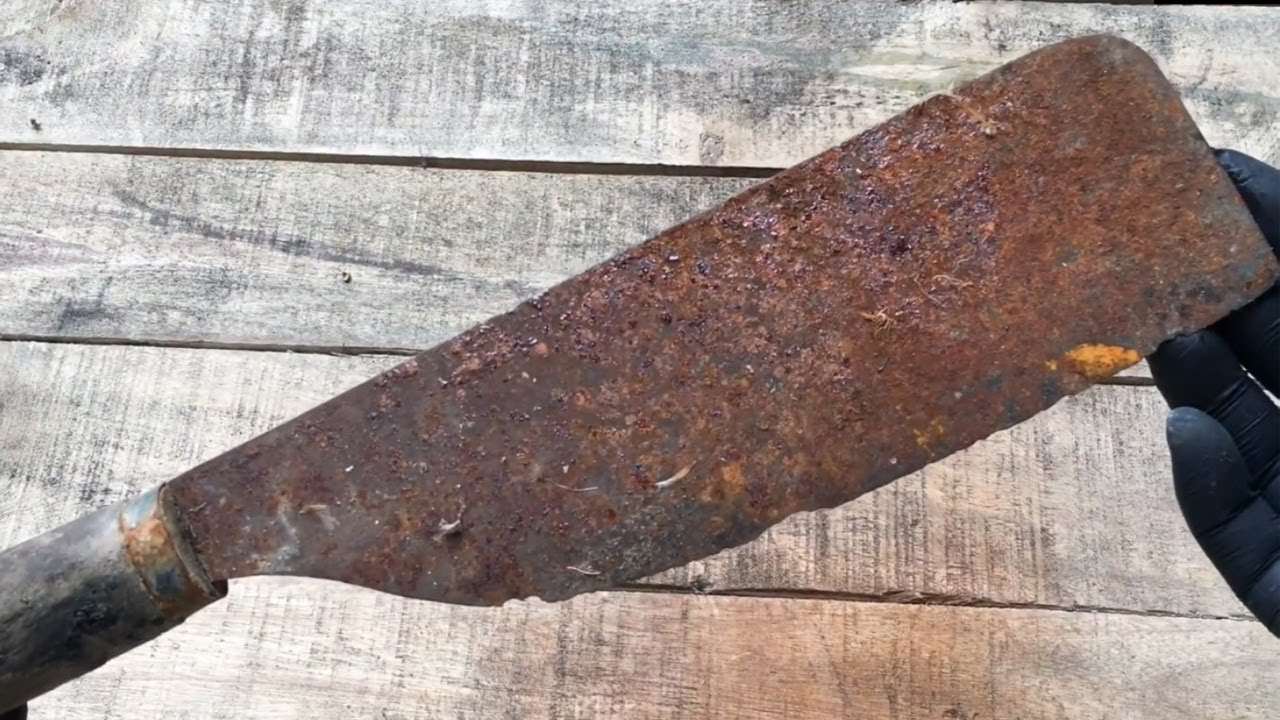 Polish a rusty kitchen knife and make it shiny again. YouTube